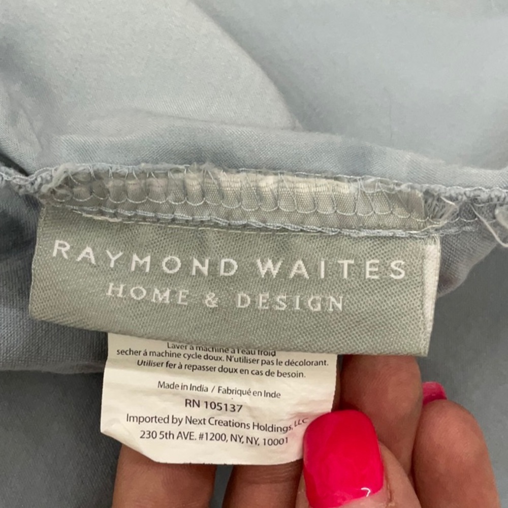 Raymond Waites full size deep pocket fitted sheet B14